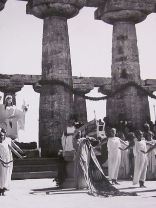 A photo of a 1936 celebration of the Panathenaea at the ancient temple of Paestum,