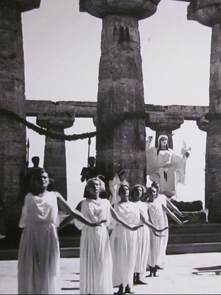 A photo of a 1936 celebration of the Panathenaea at the ancient temple of Paestum,